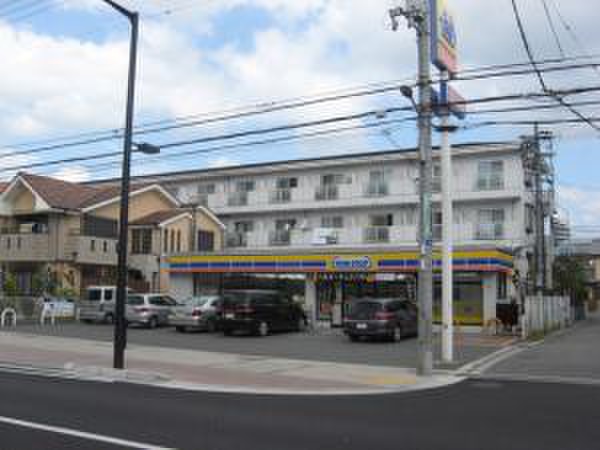 コンビニ　ミニストップ芥川町3丁目店（コンビニ）まで400m