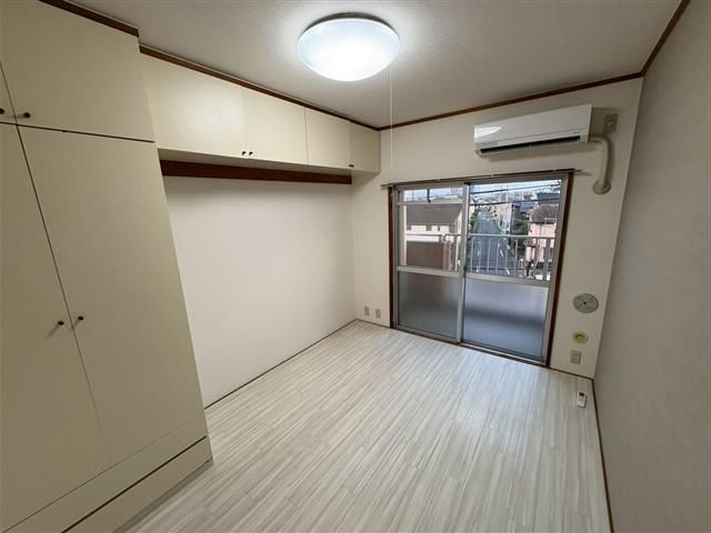 エルベール新町II号館の居間写真