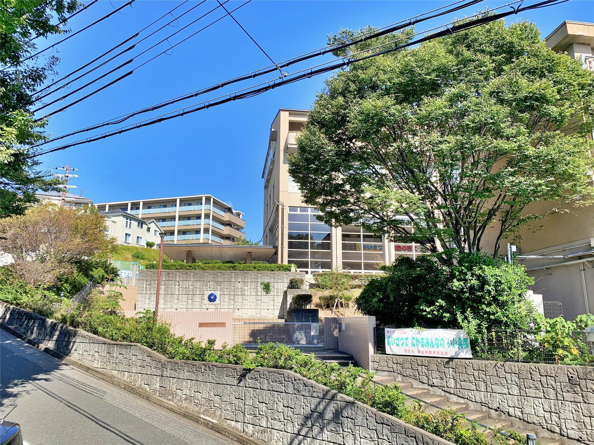 中学校　上ヶ原中学校（中学校）まで900m