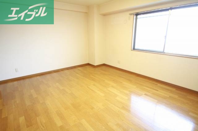 居室・リビング　明るい室内