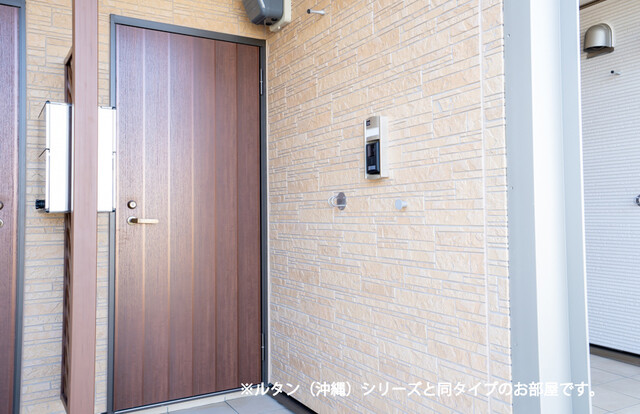 玄関　※類似物件の写真となります。イメージ、現状優先。
