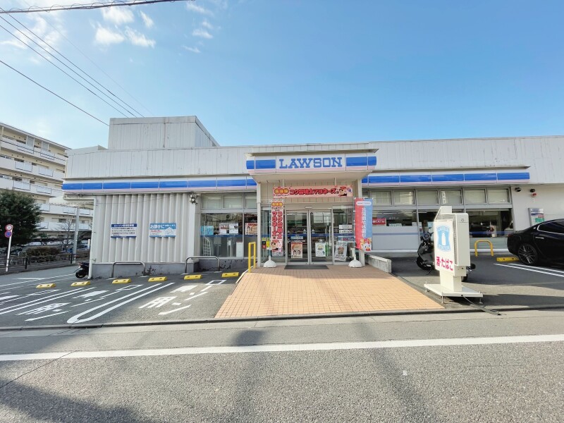 コンビニ　ローソン練馬北町二丁目店（コンビニ）まで921m
