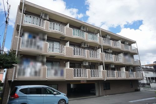 建物外観　鉄筋コンクリート造のマンション☆