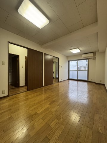 居室・リビング　★明るいフローリングのお部屋です★