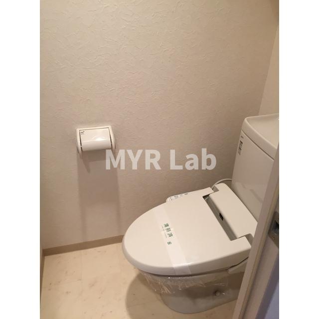 地下鉄箱崎線 千代県庁口駅 徒歩2分 9階建 築16年のトイレ写真