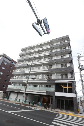 【ヴィラナリー太子橋今市の建物外観】