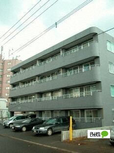 札幌市白石区中央二条のマンションの建物外観