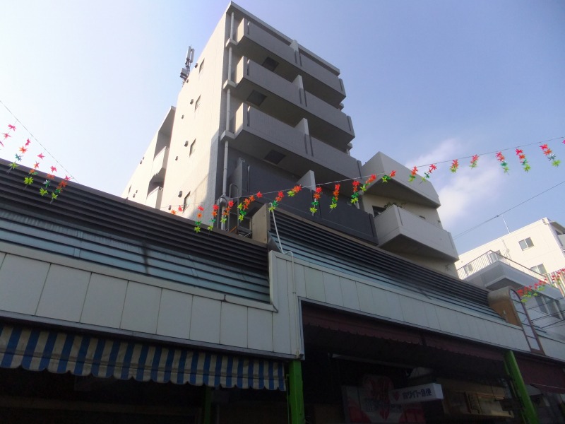 レジェンド横浜の建物外観