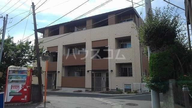 三浦市南下浦町上宮田のアパートの建物外観