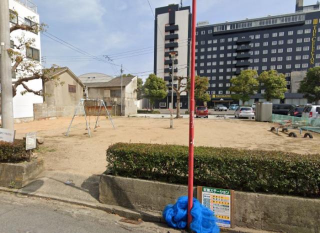 【高松市通町のマンションの公園】