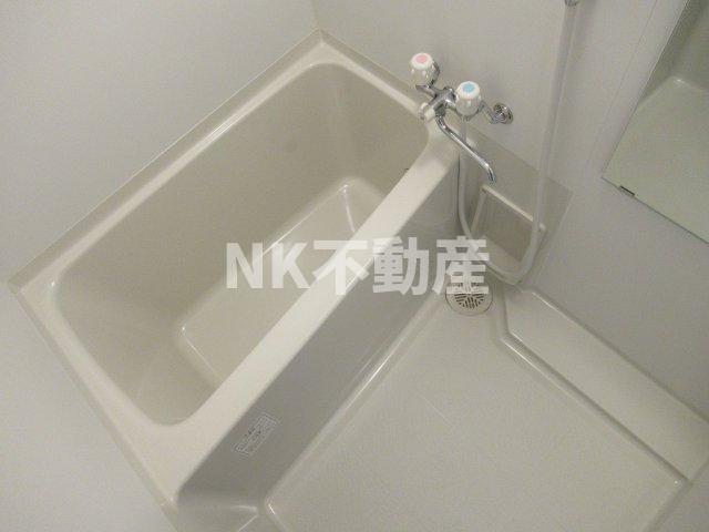 バス・シャワールーム　落ち着いた空間のお風呂です