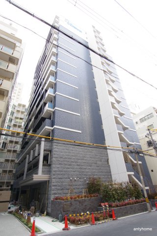 【大阪市中央区内淡路町のマンションの建物外観】