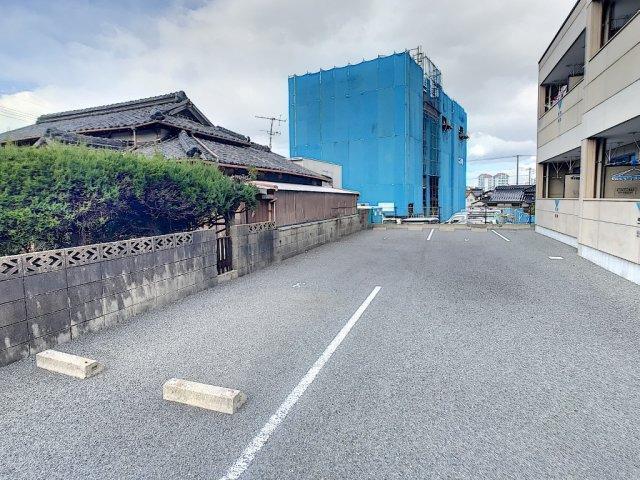 【下関市幡生町のアパートの駐車場】