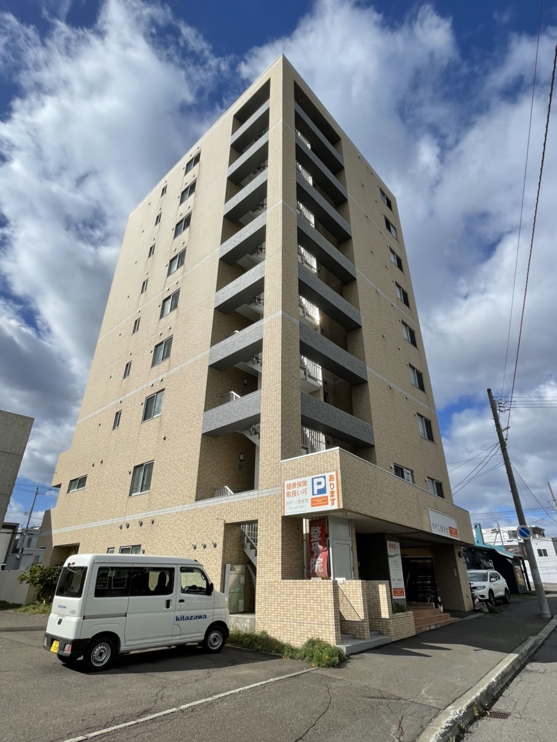 札幌市西区西町北のマンションの建物外観