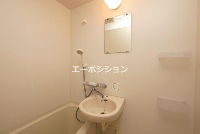 洗面設備　エルミタージュ難波南V