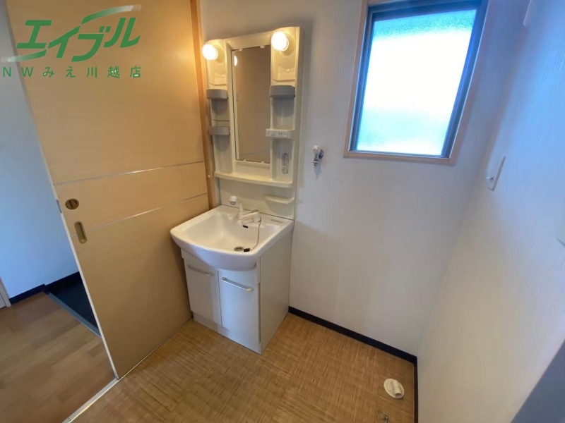 洗面設備　同型参考写真