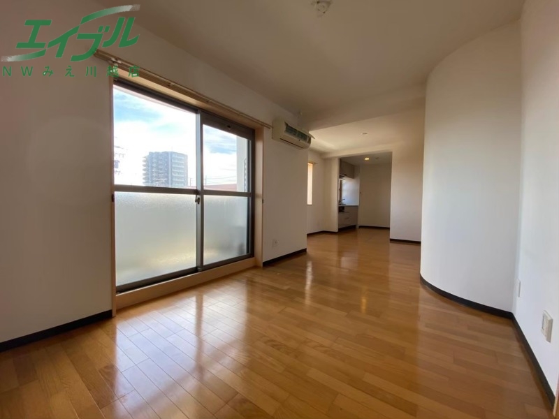 居室・リビング　同型参考写真