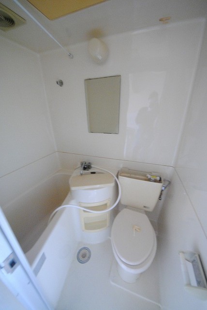 バス・シャワールーム　写真は２０２号室