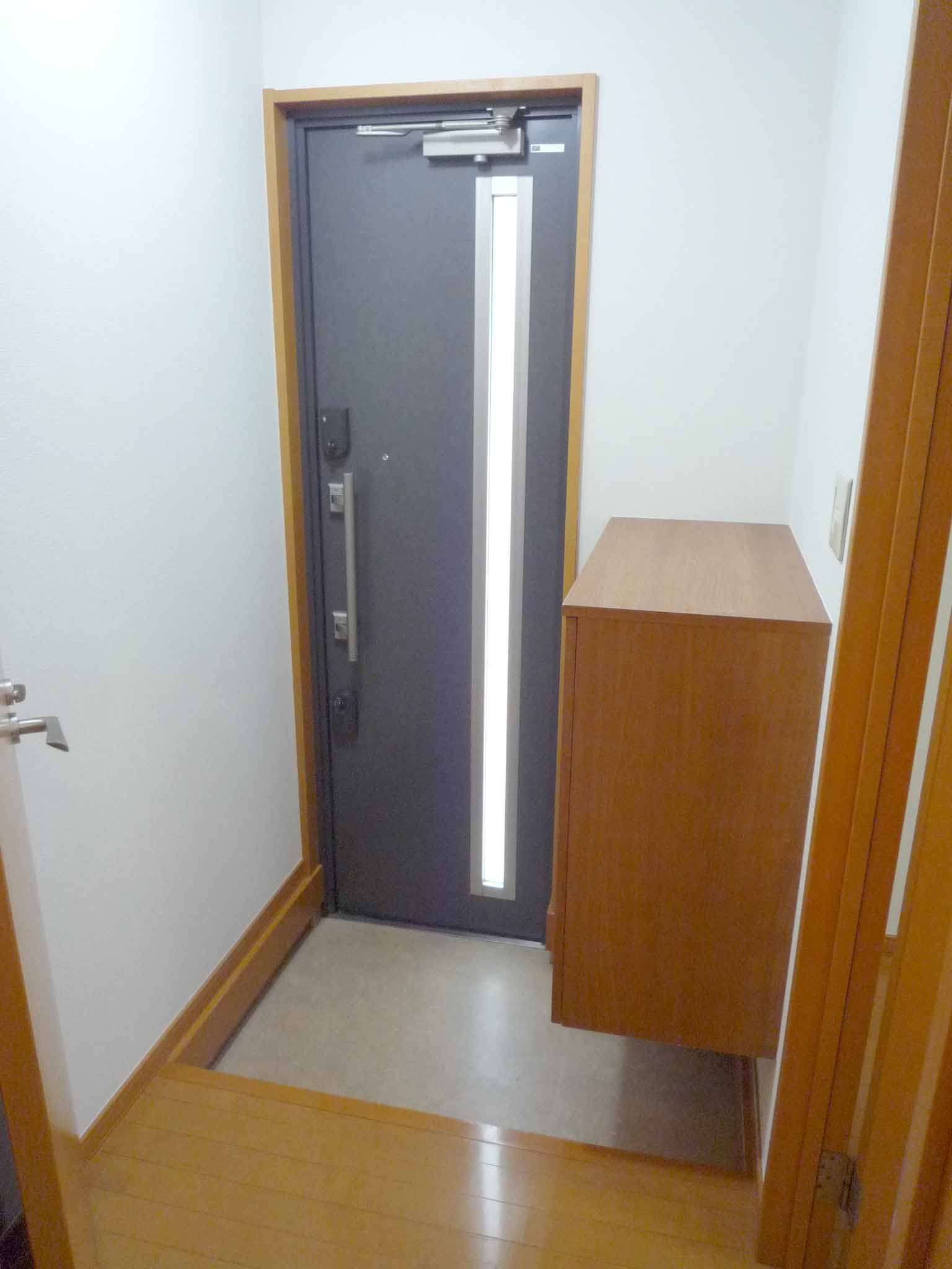 玄関　玄関ホール・安心二重ロック・下駄箱収納