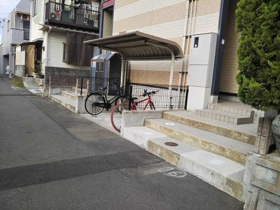 ロビー　アプローチ