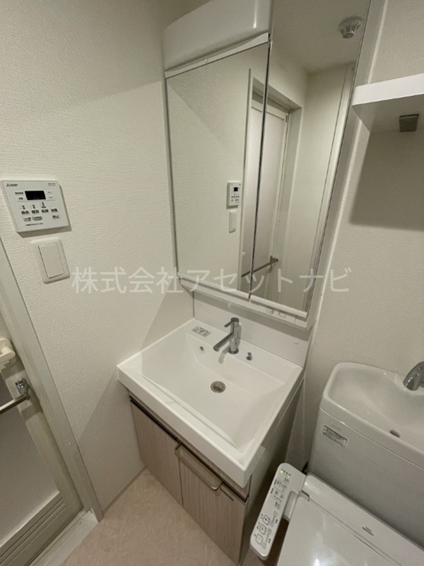 洗面設備　※同仕様別フロアの参考画像になります。