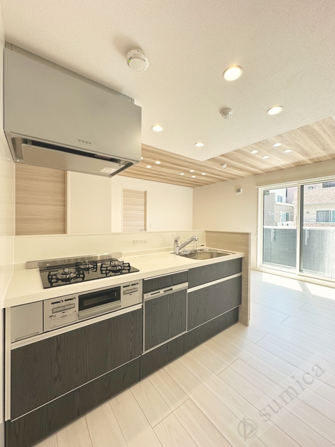 キッチン　３口システムキッチンでお料理楽しく♪♪