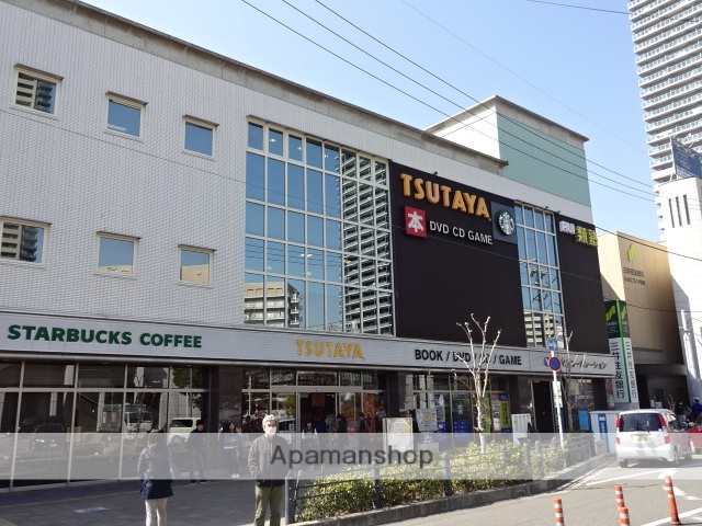 レンタルビデオ　ＴＳＵＴＡＹＡ香里園店（レンタルビデオ）まで500m