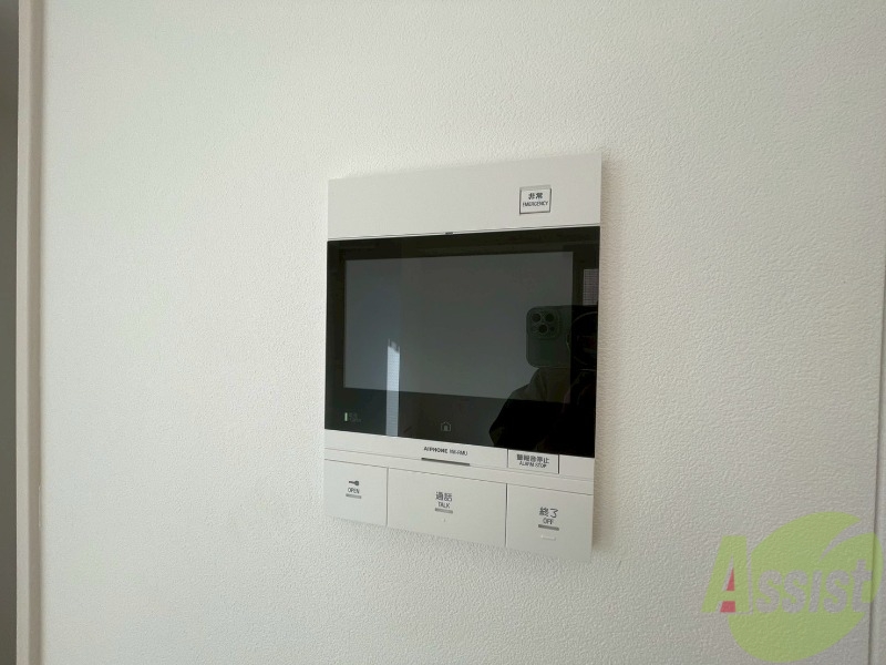 セキュリティ　ＴＶモニター付インターホンです。来客者の顔が見えるので安心！