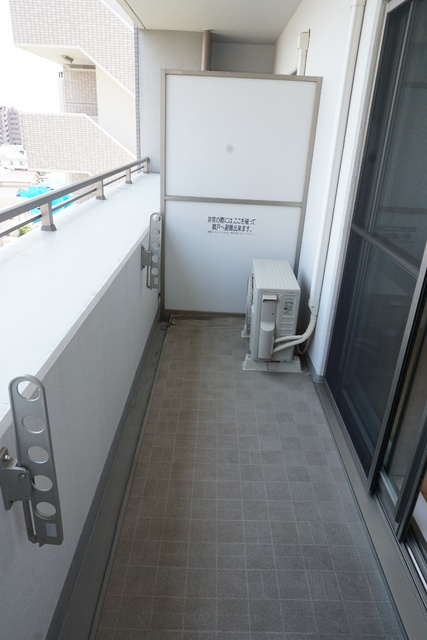 バルコニー　★バルコニーでは洗濯物が干せます★