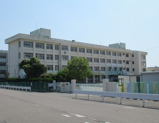 小学校　明石市立林小学校（小学校）まで489m