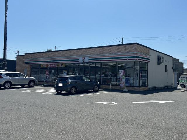 コンビニ　セブン－イレブン秋田山王中島町店（コンビニ）まで633m