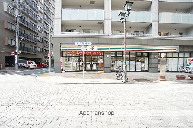 コンビニ　セブンイレブン（コンビニ）まで424m