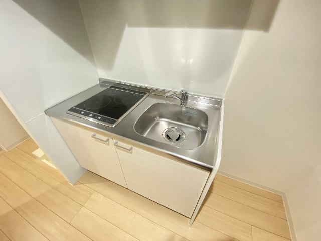 キッチン　ＩＨヒーターが２口付いております。