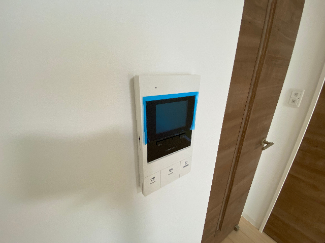 セキュリティ　ＴＶ付きモニターフォンで来客の確認が出来ますね。