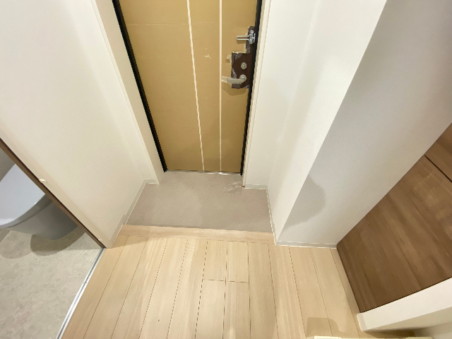 玄関　段差の少ない玄関です。