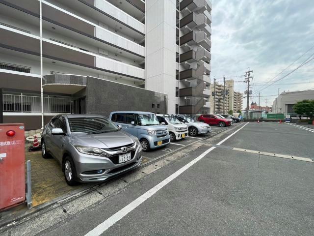 駐車場　駐車場