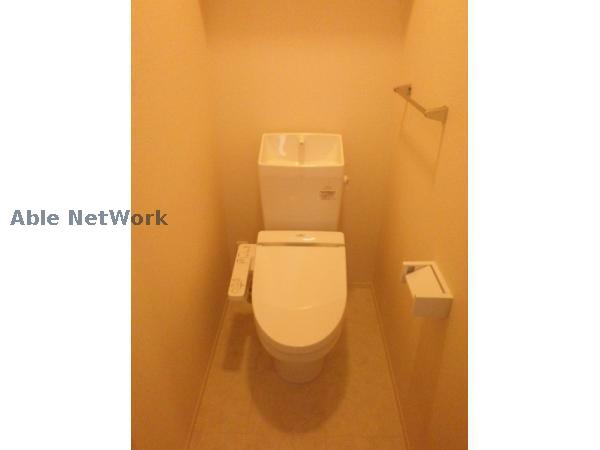 トイレ　温水洗浄便座です