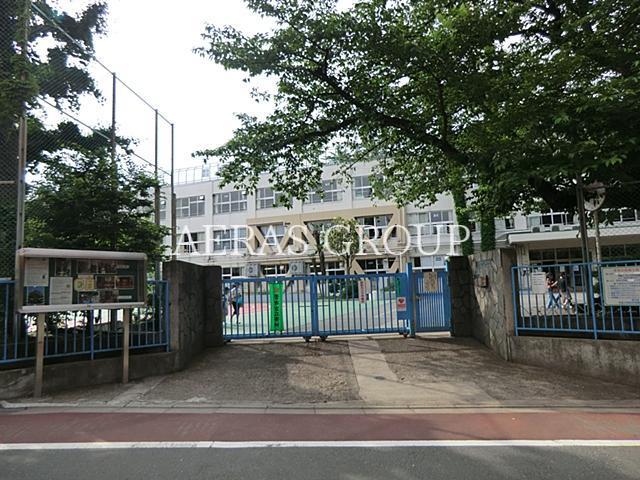 小学校　品川区立芳水小学校（小学校）まで569m