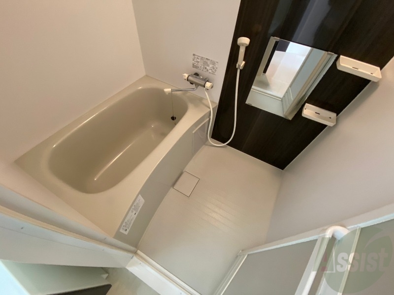 バス・シャワールーム　お風呂になります。一日の疲れを癒してくださいね。