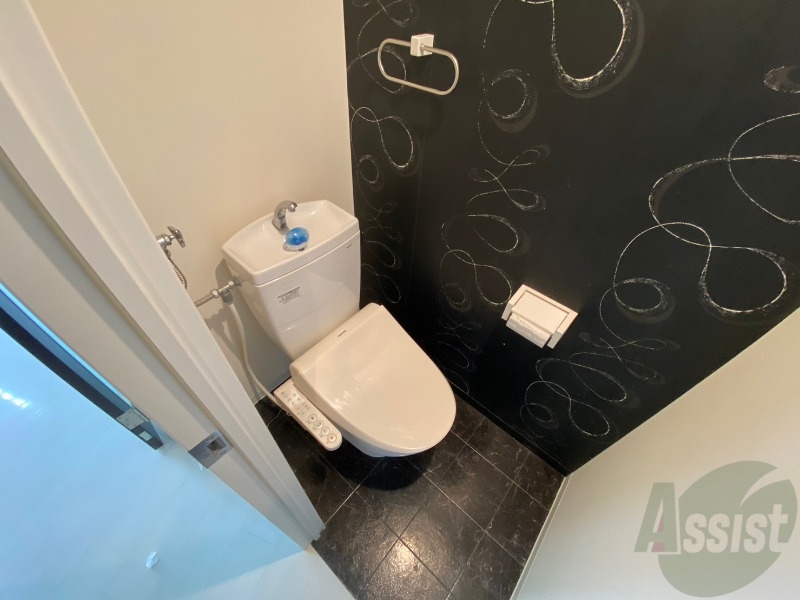 トイレ　ウォシュレット機能がついたトイレ。安心して使用できますね。