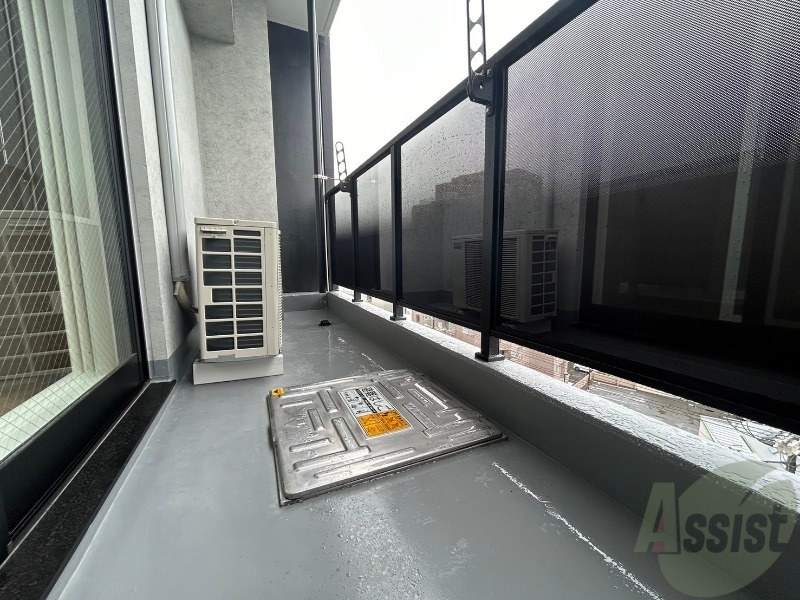 バルコニー　こちらはバルコニーです！洗濯物もよく乾きそうです。