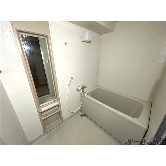 バス・シャワールーム　バスルーム