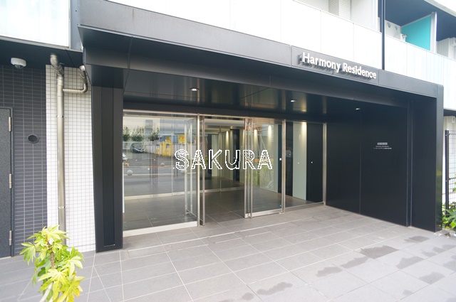 エントランス　お洒落な建物デザイン♪