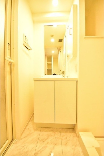 洗面設備　身支度に欠かせない独立洗面台♪