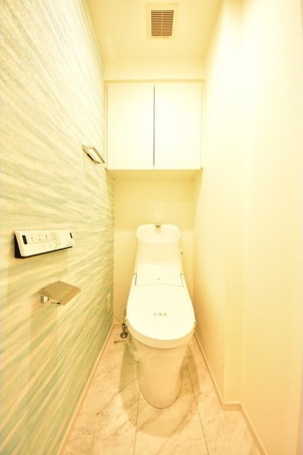 トイレ　嬉しい温水洗浄便座♪