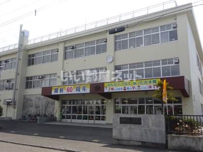 小学校　本郷小学校（小学校）まで664m