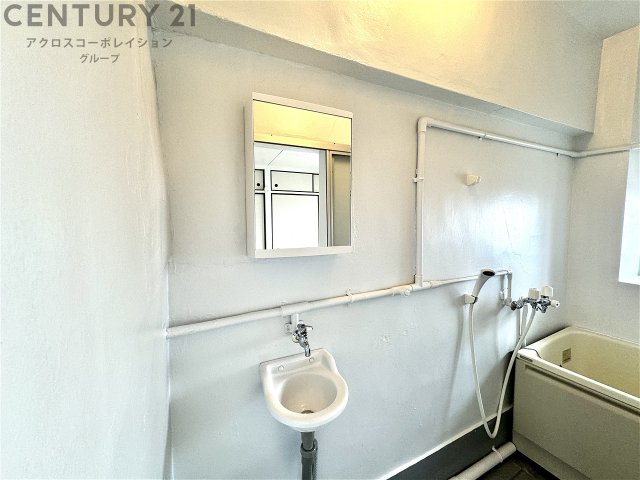 洗面設備　浴室内に洗面台ついてます☆