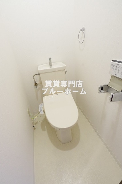 トイレ　温水洗浄便座付きのトイレです！