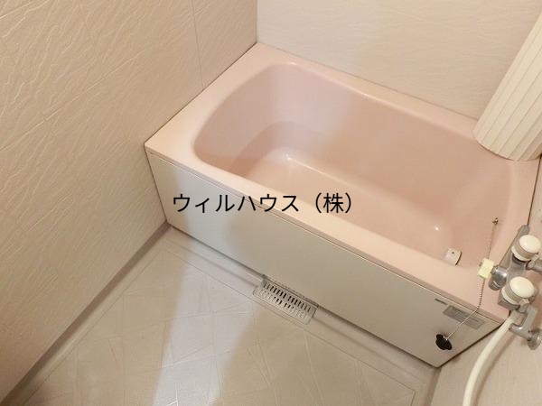 バス・シャワールーム　追い焚き機能付きバス！