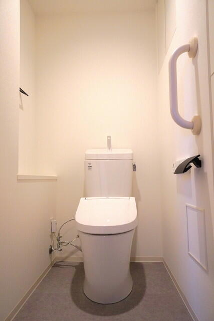 トイレ　※写真は同タイプ住戸です。